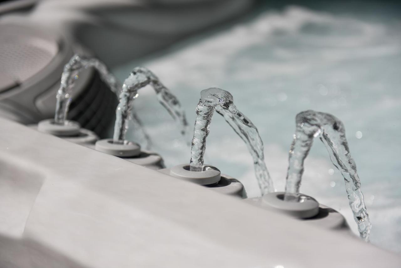 Apartment Loro With Jacuzzi Posedarje Luaran gambar